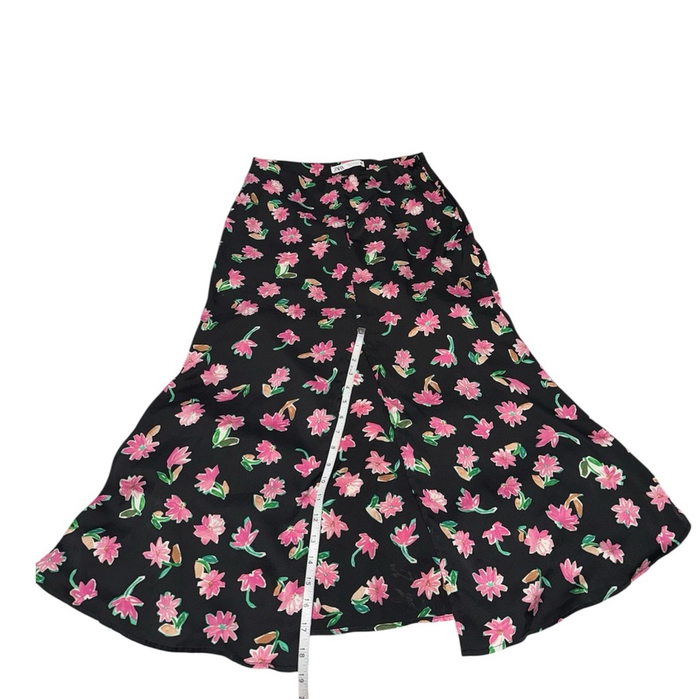 Zara Black A-Line Skirt with Pink Floral Design Size Medium - Picture 3 of 7